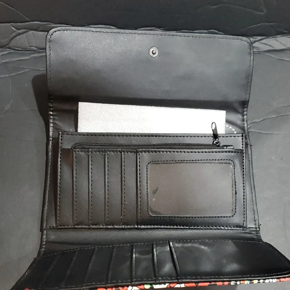 Ed Hardy red black iconic Ed Hardy goth skull imagery printed trifold wallet new - Picture 3 of 11